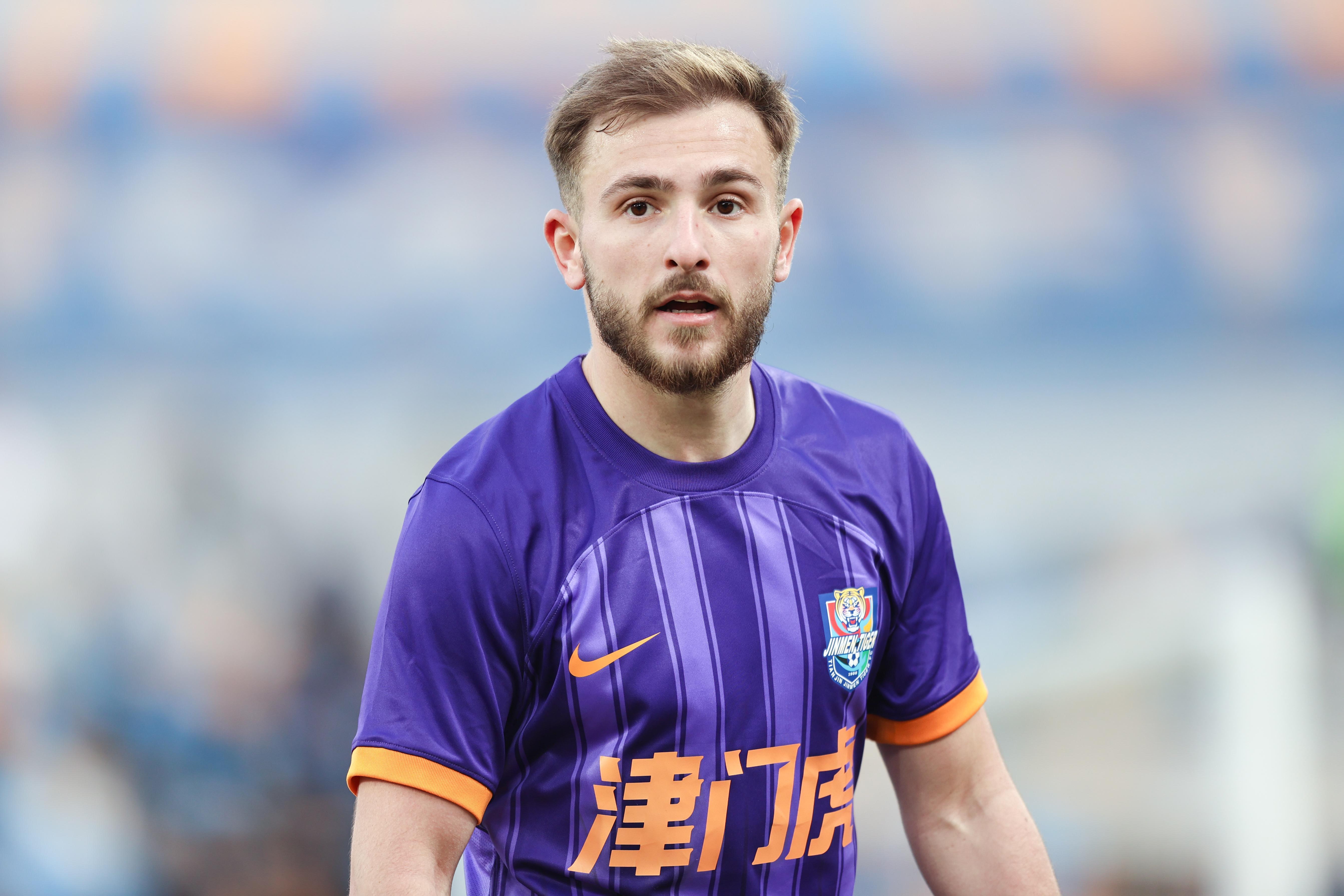 体育视频直播-津媒:方镜淇、石炎已随津门虎队参加合练,阿代米伤病没有大碍