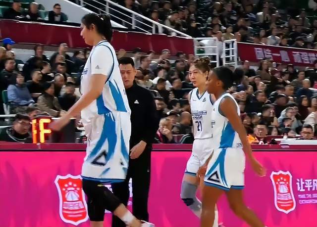 app下载-山东女篮惨败山西队,张子宇正负值最低拖累球队,宫鲁鸣看走眼了