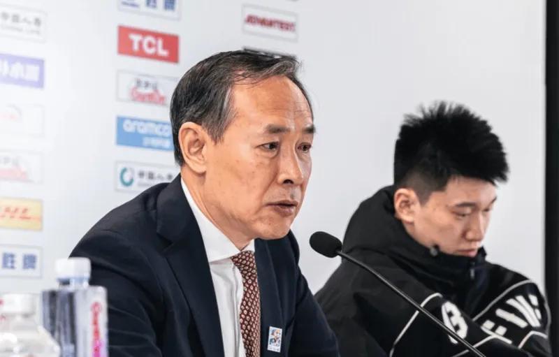 体育视频直播-北京最后一攻失误前，2将提醒暂停，许利民无视并做自以为是发言