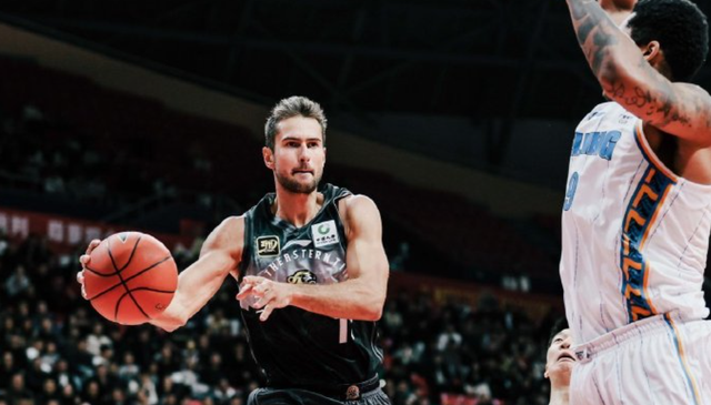 CBA最新消息!托马斯加盟北控男篮,青岛裁掉约瑟夫杨