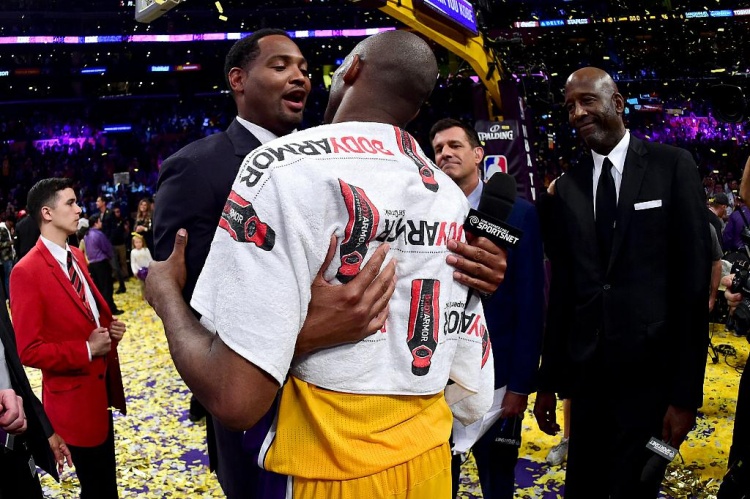 app下载-霍里:科比找队友单挑不为挑战谁 大家都知道队内老大是奥尼尔