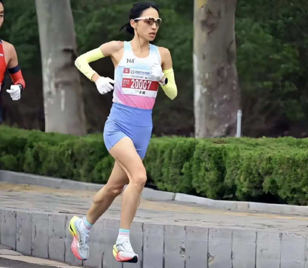 网页版登录入口-张水华已6天未开直播!辞职后首秀敲定 4天后亮相重庆争7.5万奖金