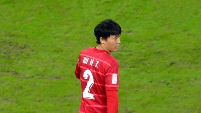 kaiyun 官网-队长离队,成都蓉城中场重组,茹萨+杨明洋跑动拉满 改4后卫保前4