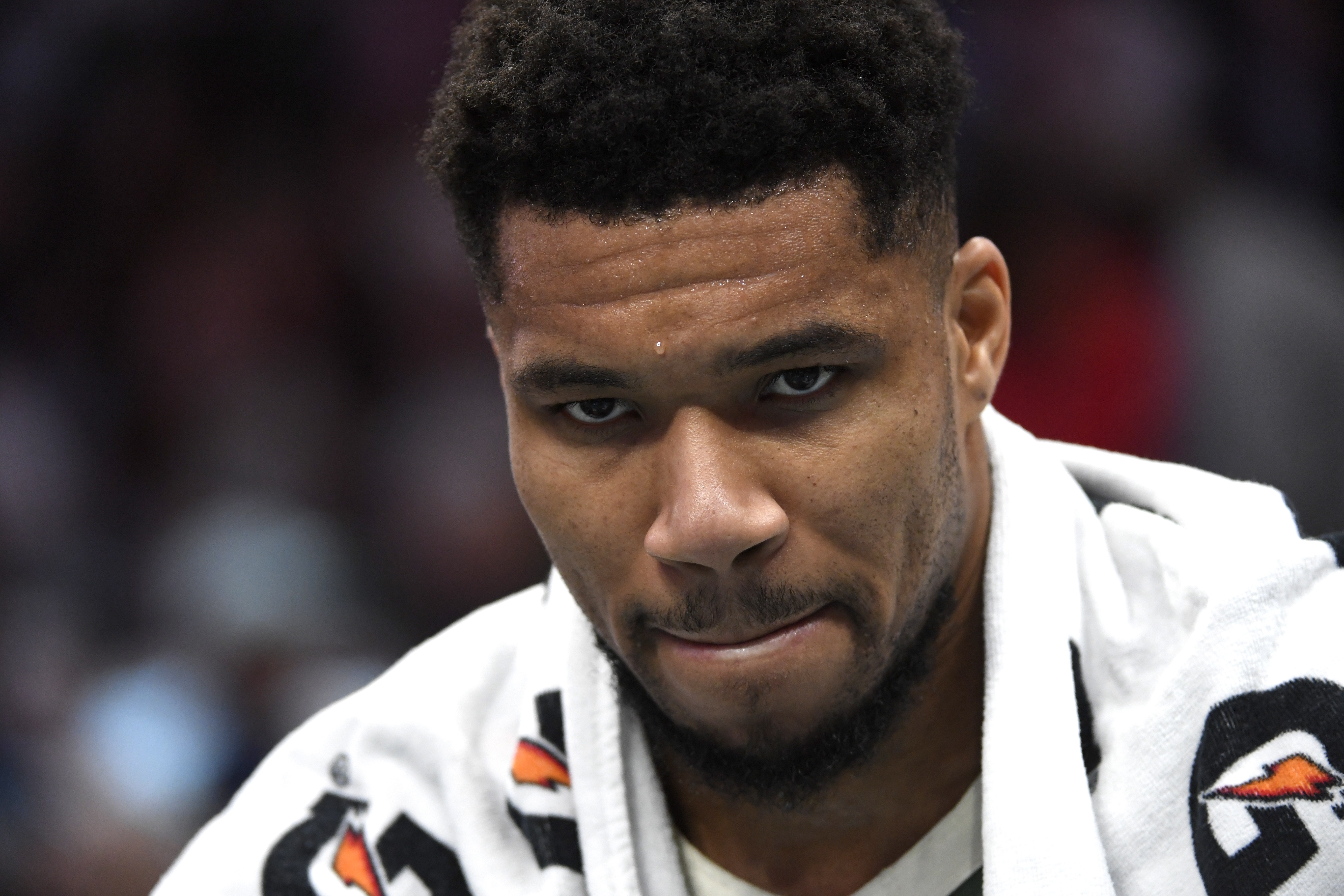 kaiyun 官网-又一场无奈的失利!字母哥13中9&罚球14中7空砍25分 有7次失误