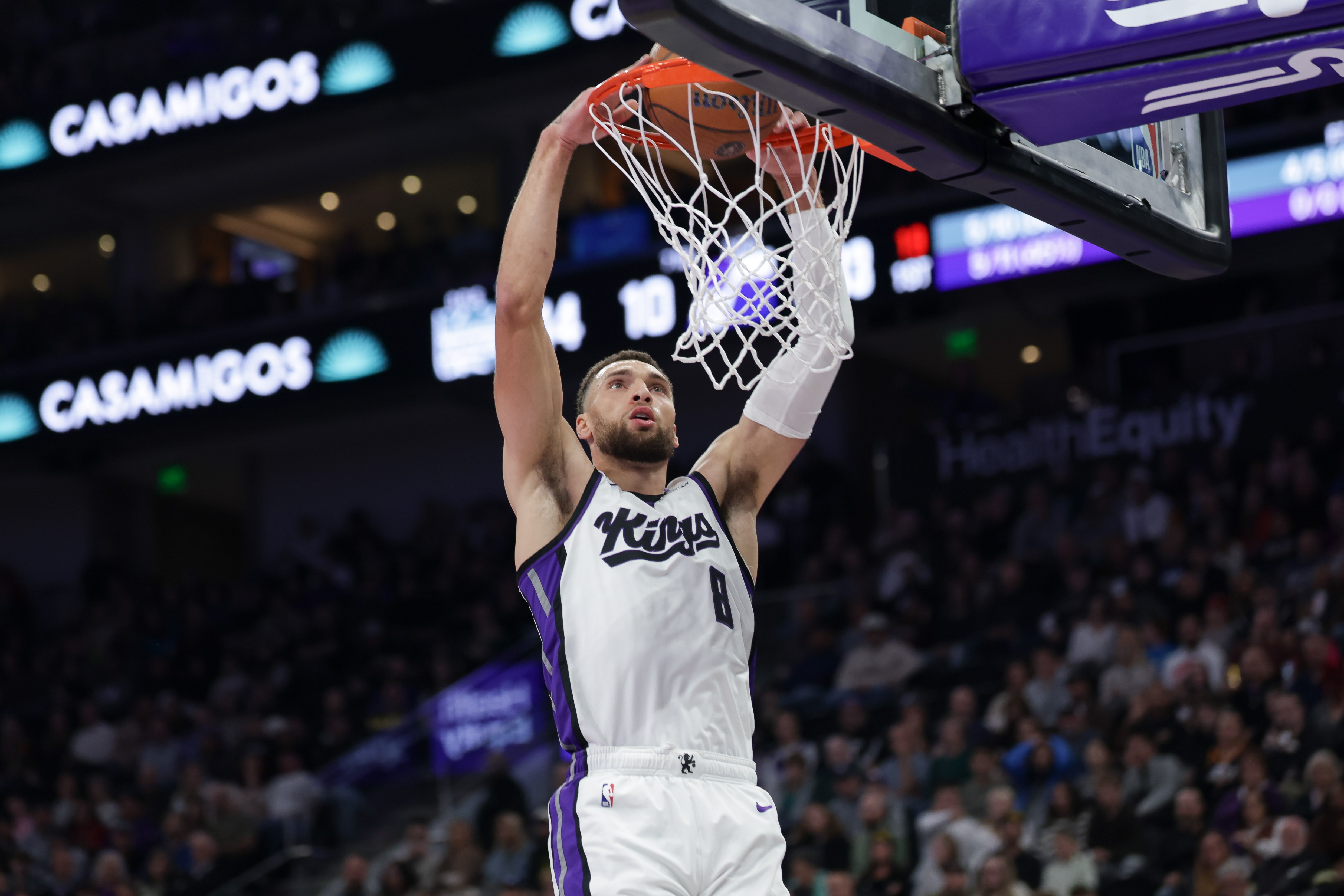 近5战三分命中率23.4%!火箭畸形阵容射防无法兼顾 不交易走远了