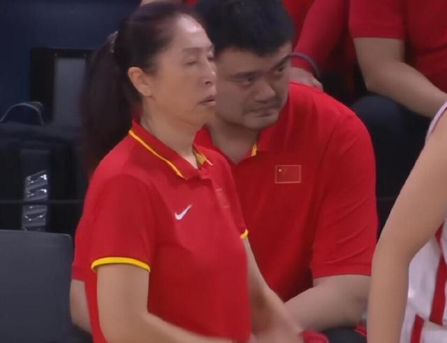 2胜11负+7连败！中国女篮直面难题：还能冲奖牌吗？