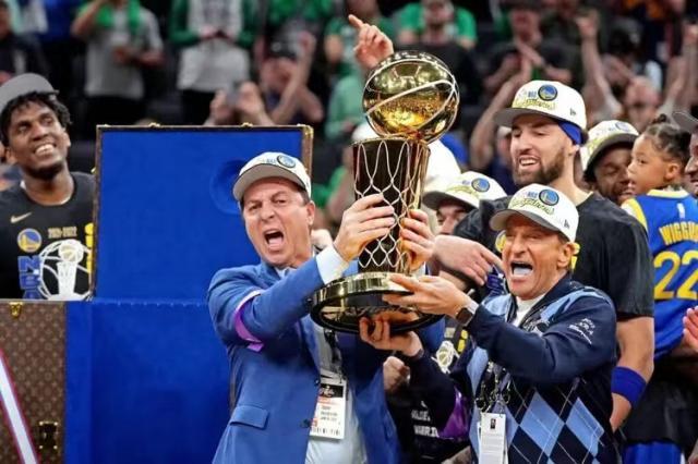 app下载-【体坛篮球秀】勇士夺冠不公平？这么说公平吗？