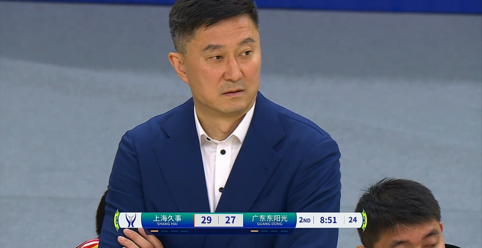 app下载-已打完广东最后一场?球队落后,玩手机漠不关心,解说员:不应该