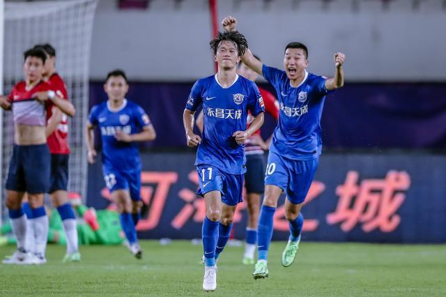 1627653046564018314.jpg 【中超】谢鹏飞任意球破门张校绝平 沧州1比1重庆